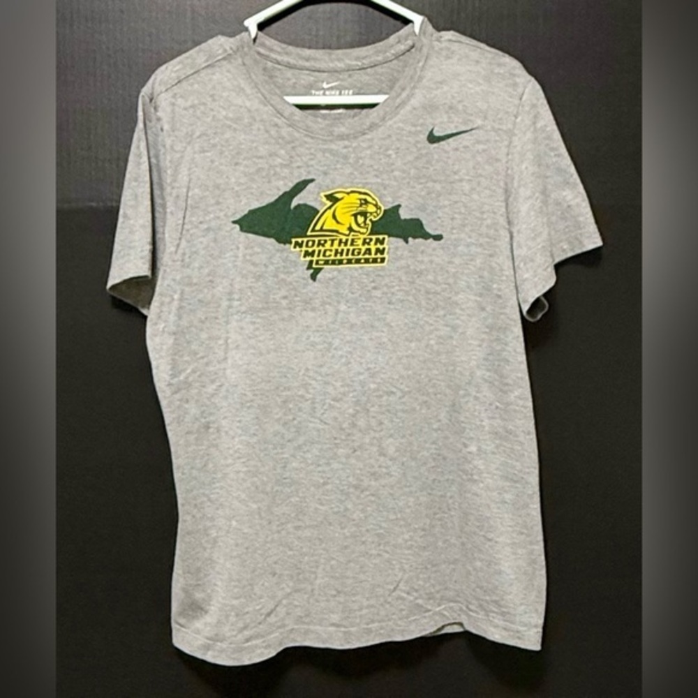 🏜️Nike DriFIT Gray North Michigan Wildcats T-shirt